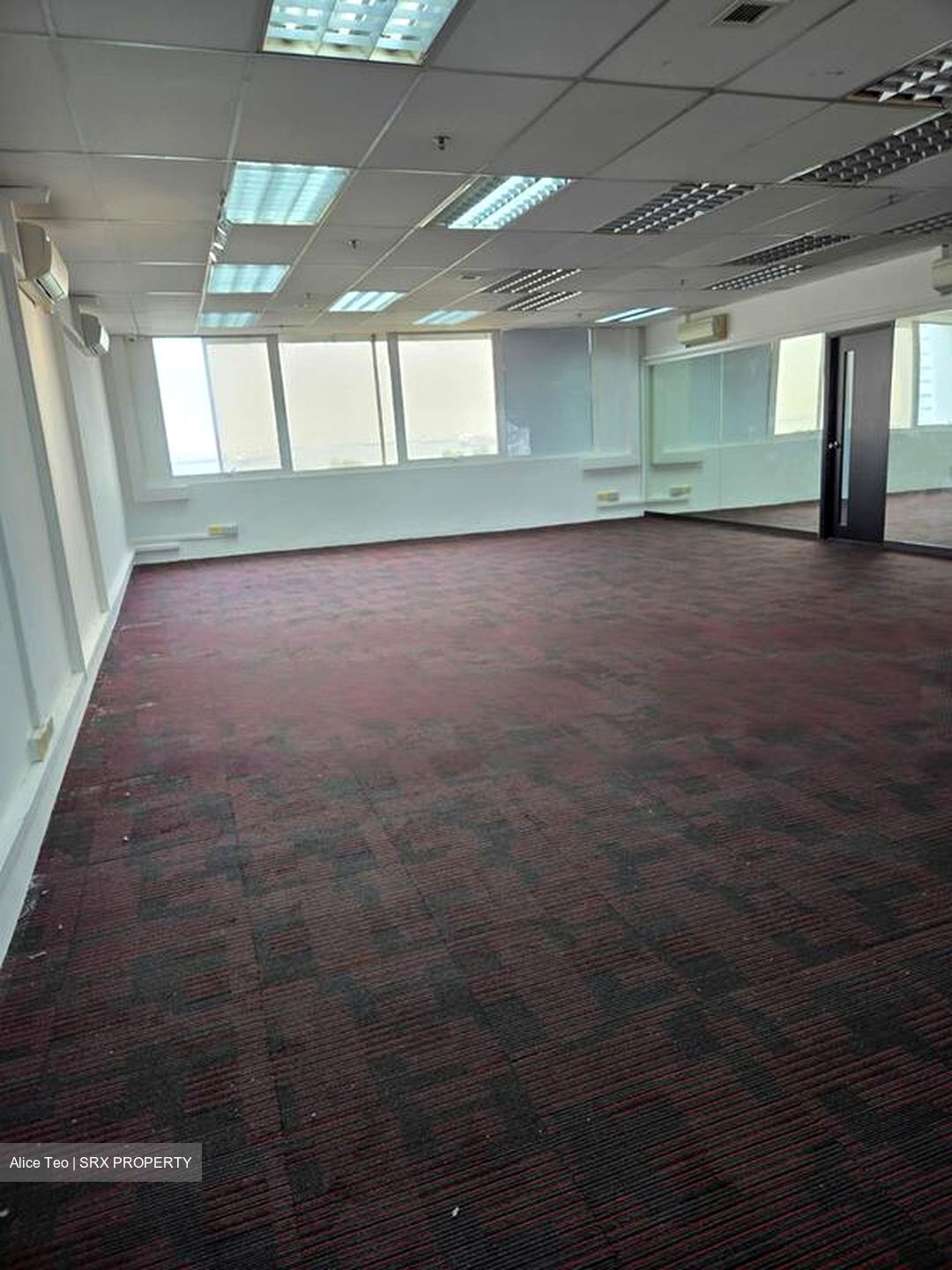 Parkway Centre (D15), Office #572597101